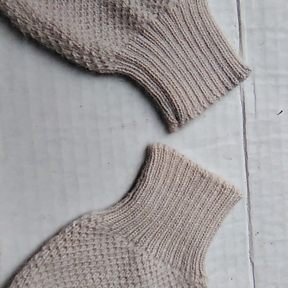 Peruvian Connection sweater - Picture 11 of 17